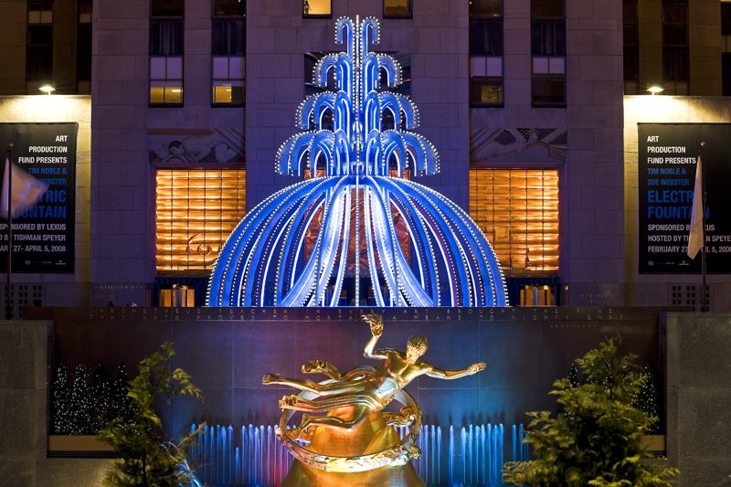Noble and Webster Electric Fountain, night view